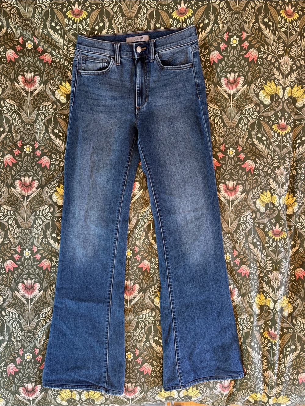 Joe's Jeans Medium Blue Flare Jeans size 26